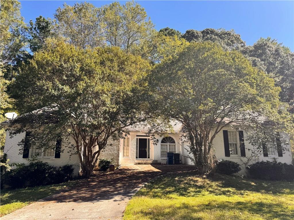 2028 Lakewood Cir., Grayson, GA 30017