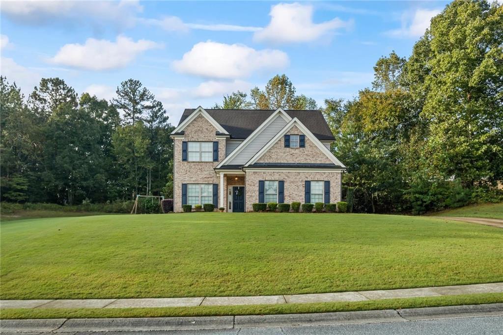 906 Maple Creek Ct., Loganville, GA 30052