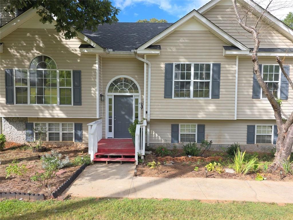 185 Diamond Ct., Carrollton, GA 30116