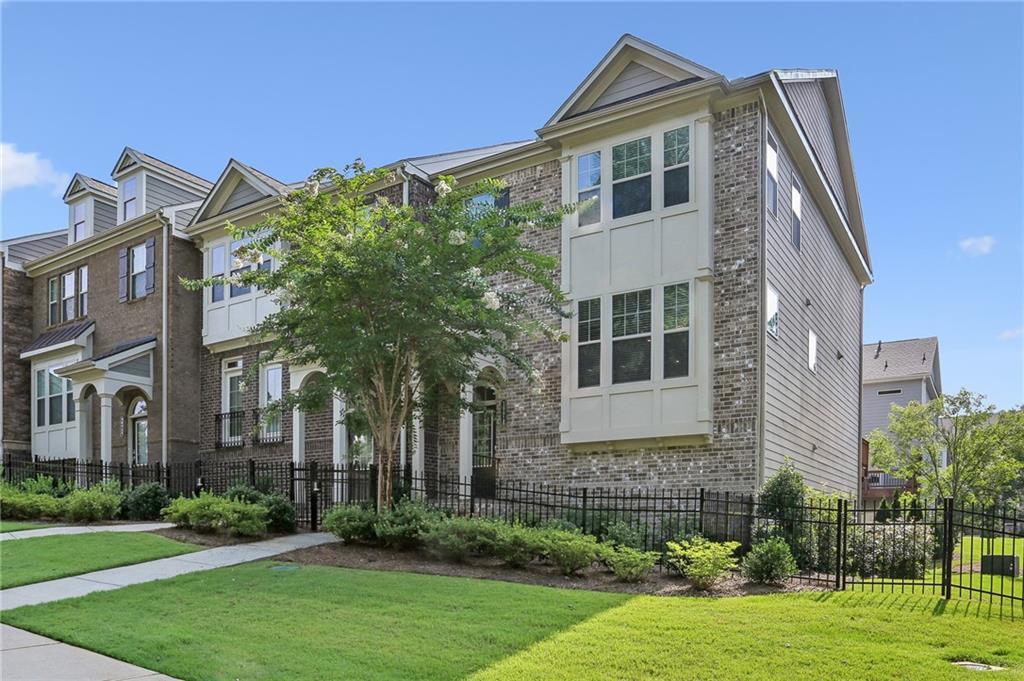 10016 Jack Dr., Roswell, GA 30076