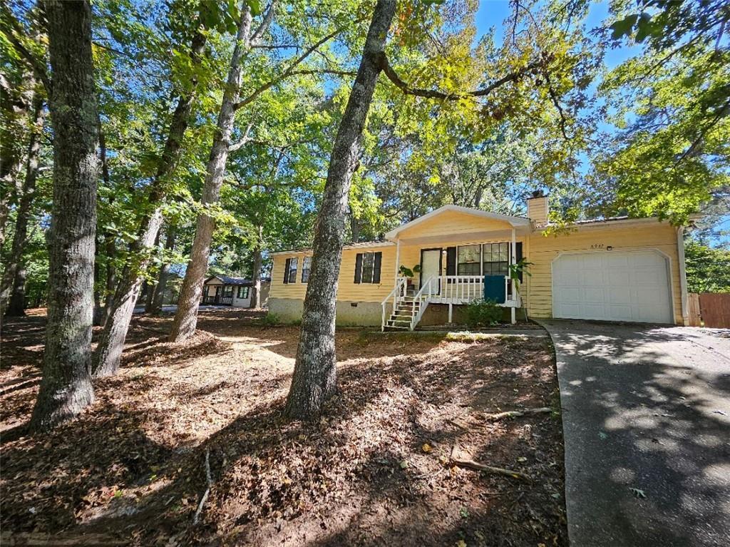 8947 Tweeddale Dr., Winston, GA 30187