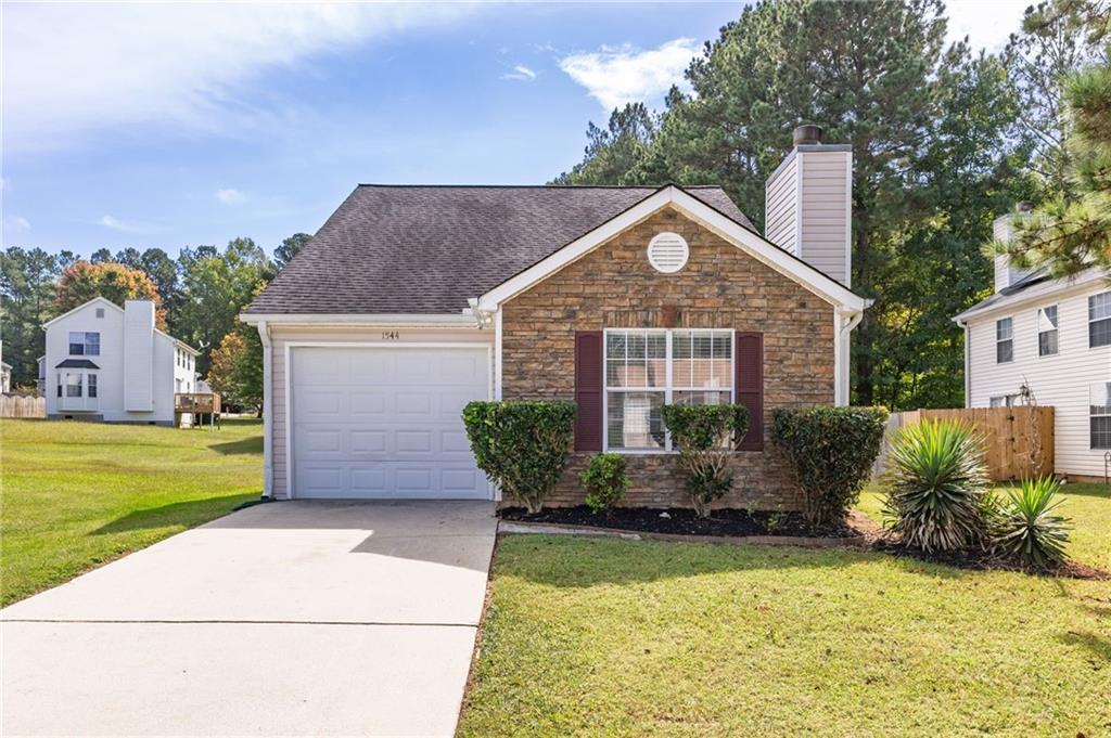 1544 Wembley Dr., Douglasville, GA 30134
