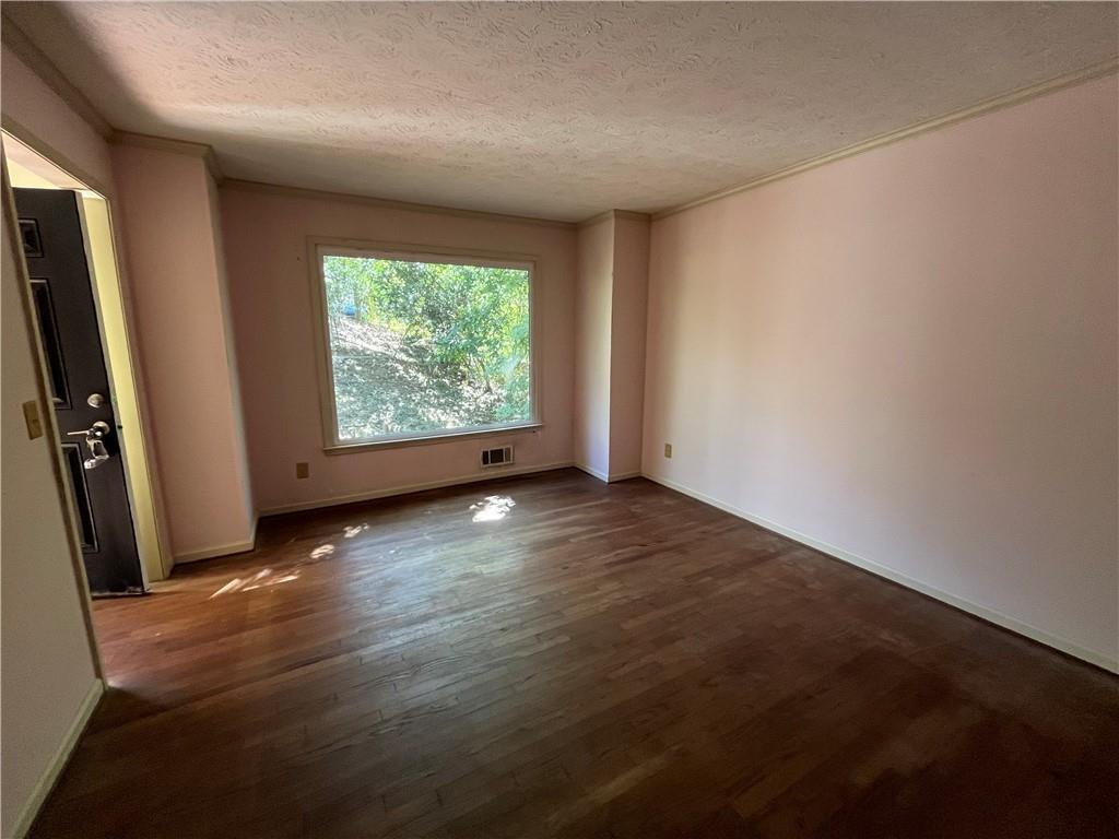 1469 Cheyenne Ct., Stone Mountain, GA 30087