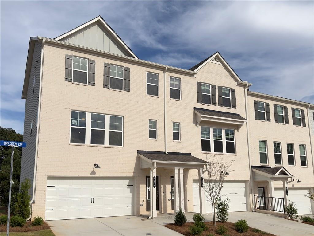 327 Dresden Cir., Tucker, GA 30084