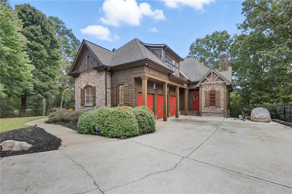 6105 Grand Marina Cir., Gainesville, GA 30506