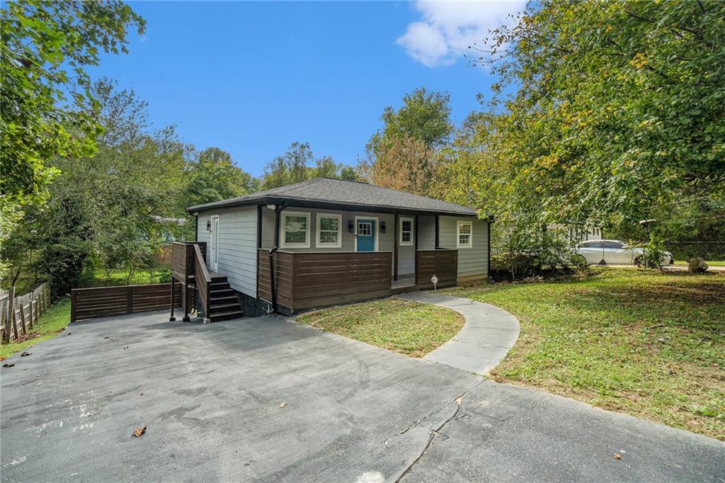 1592 Ferno Dr., Atlanta, GA 30318