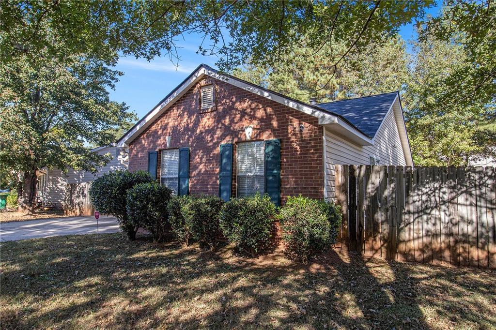 3383 Homeward Tr., Ellenwood, GA 30294