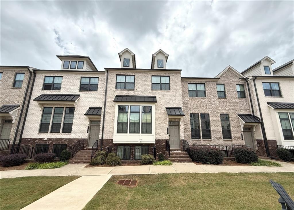 425 Fair View Cir., Roswell, GA 30076