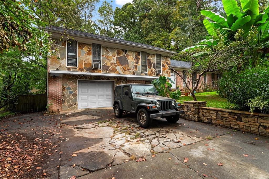1576 Village Dr., Norcross, GA 30093
