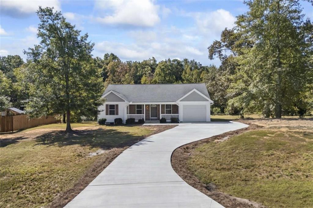 479 North Point Cir, Hartwell, GA 30643