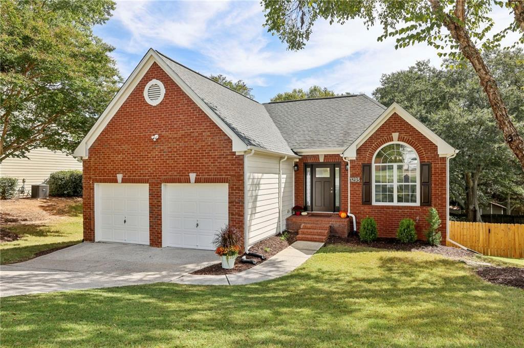 1293 Dalesford Dr., Alpharetta, GA 30004
