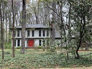 257 Forest Lake Rd., Lawrenceville, GA 30046