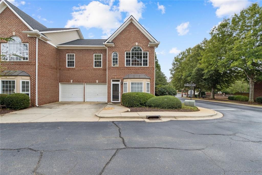 5000 Lexington Dr., Roswell, GA 30075
