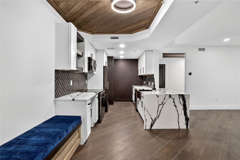 1074 Peachtree Walk #B106, Atlanta, GA 30309