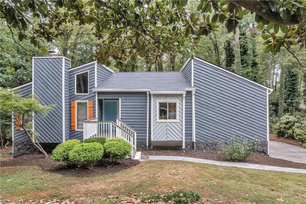 766 Lost Creek Cir., Stone Mountain, GA 30088
