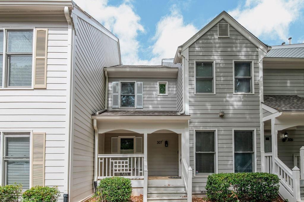 307 Hollyfax Cir., Atlanta, GA 30328