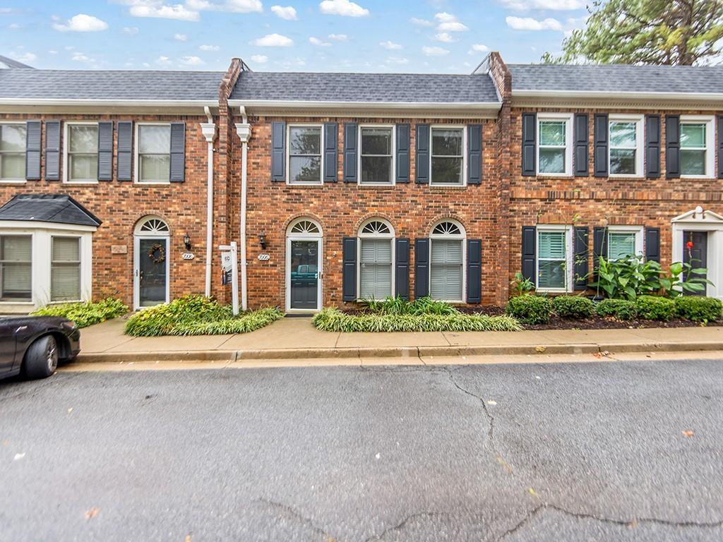 7006 Saint Charles Sq., Roswell, GA 30075