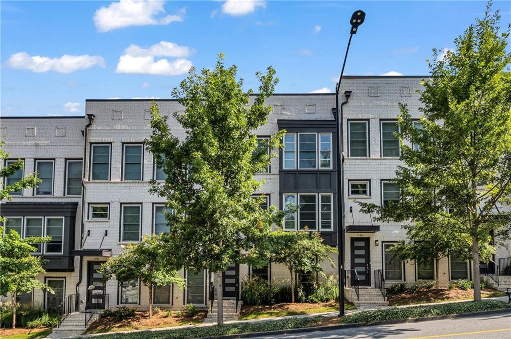 552 Ember Ln., Atlanta, GA 30318