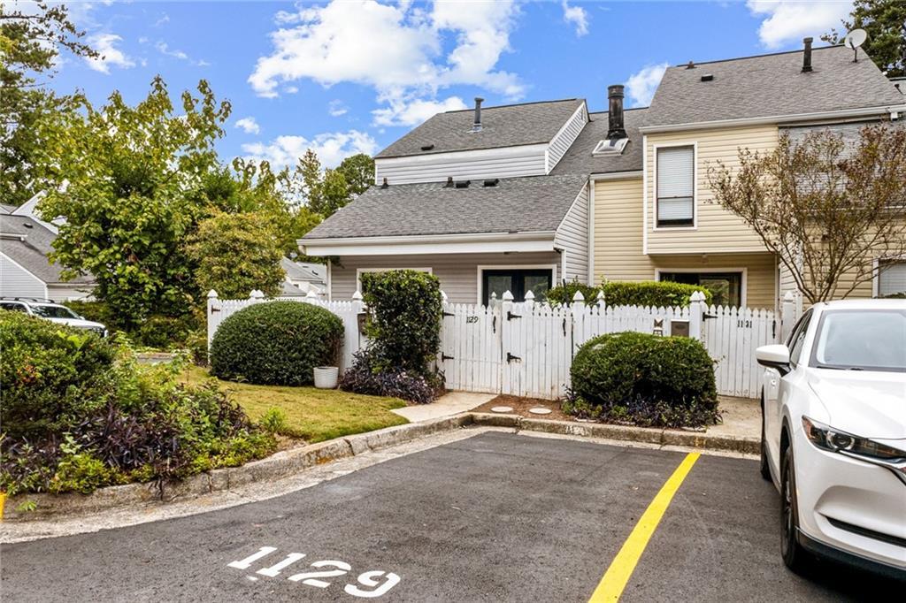 1129 Roselawn Ln., Marietta, GA 30067