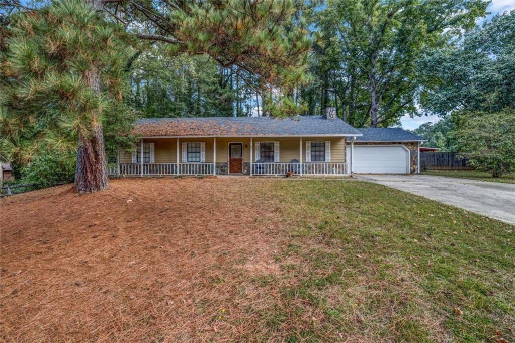 621 Blue Flag Ln., Fairburn, GA 30213