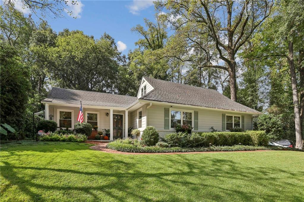 2546 Ridgewood Rd., Atlanta, GA 30318