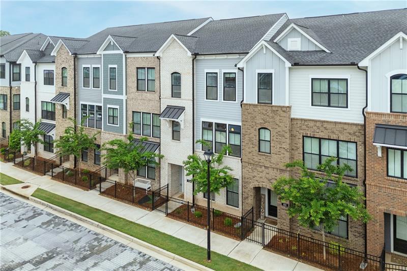 820 Kenway Ave., Roswell, GA 30076