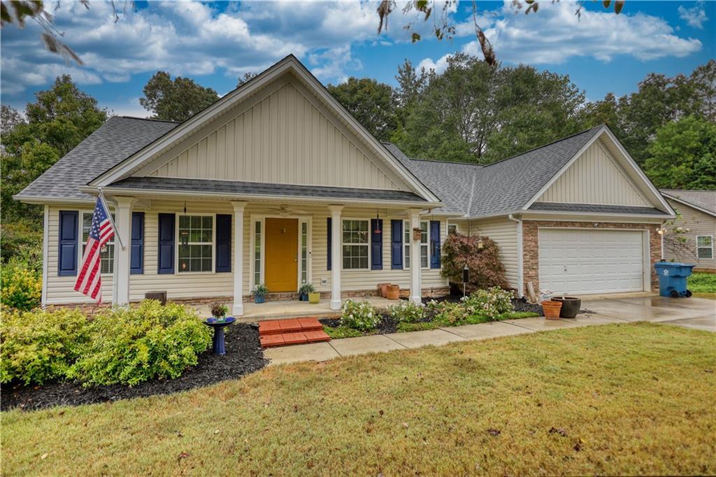 1127 Bradford Park Dr., Auburn, GA 30011