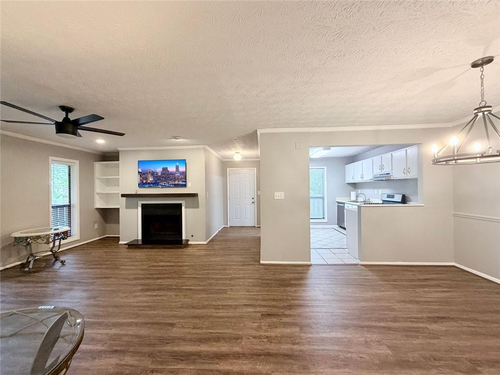 208 Woodcliff Dr., Atlanta, GA 30350