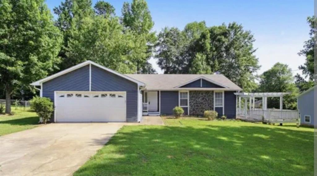 5 Jeriana Dr., Hampton, GA 30228