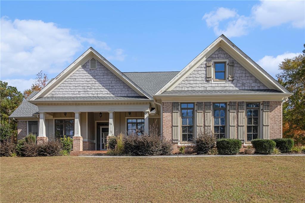 864 Sweet Briar Ln., Conyers, GA 30094