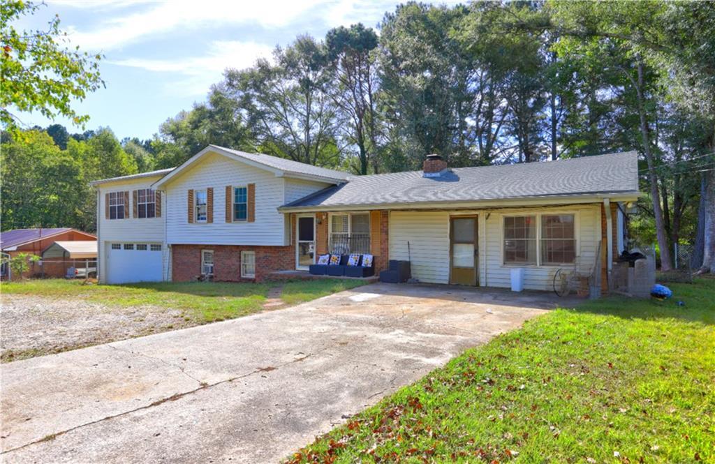 70 Henson Cir., Carrollton, GA 30117