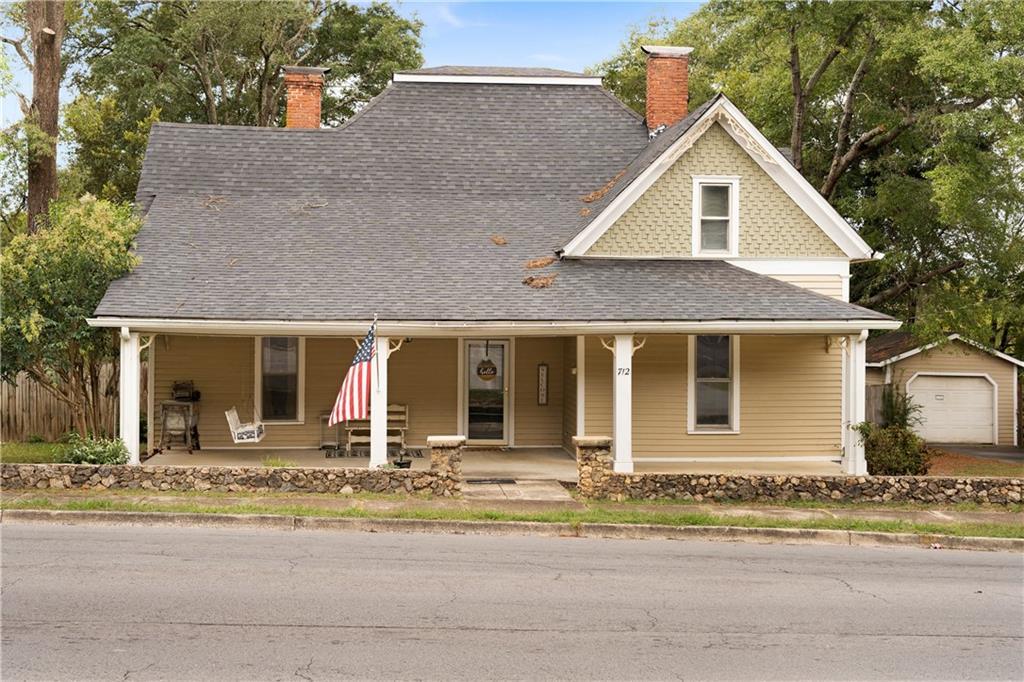 712 College St., Calhoun, GA 30701