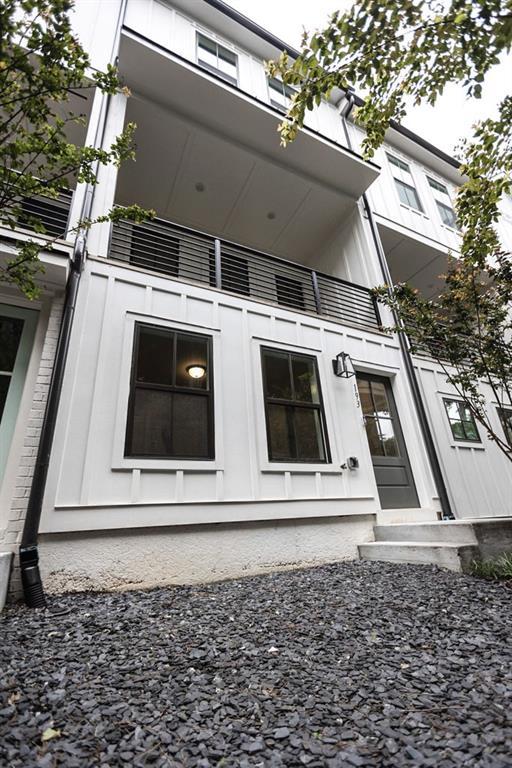 193 Chestnut Cir., Atlanta, GA 30342