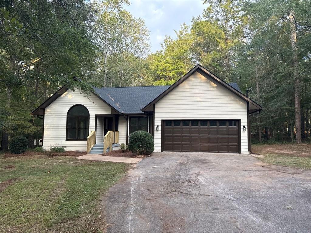 589 Waterview Dr., Lagrange, GA 30240