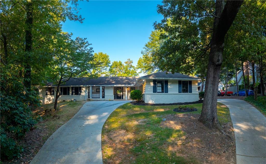 7330 Hunters Branch Dr., Atlanta, GA 30328