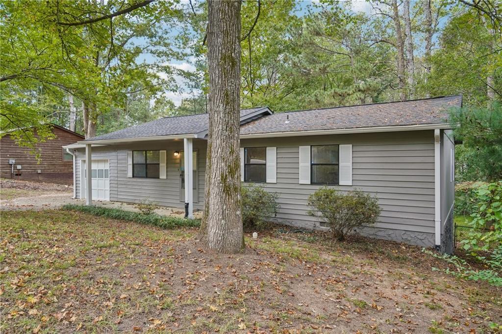 2853 Melanie Ln., Douglasville, GA 30135