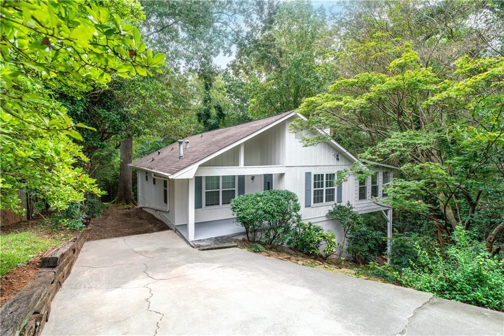 819 Gardenia Ln., Decatur, GA 30033