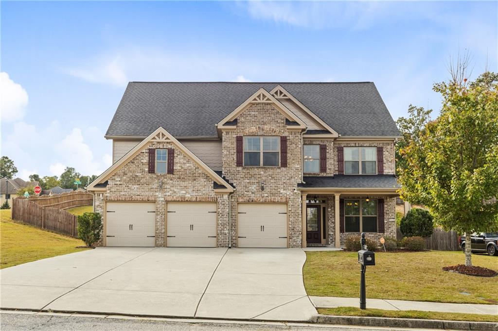 449 Oatgrass Dr., Grayson, GA 30017