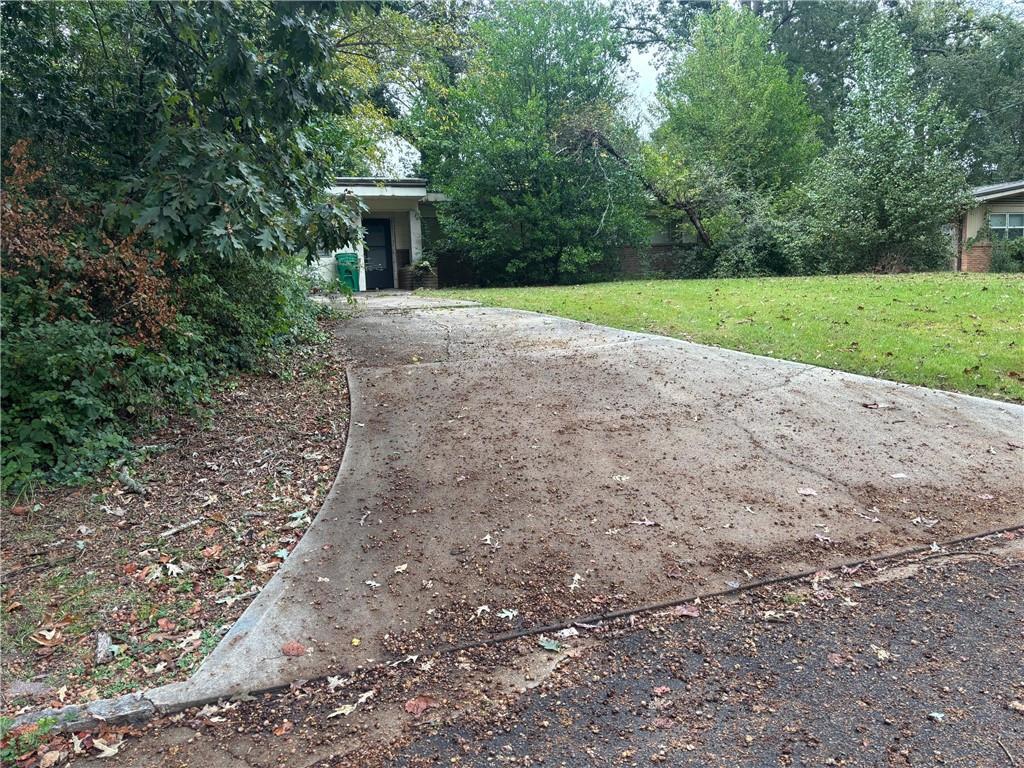 1092 Lynmoor Dr., Brookhaven, GA 30319