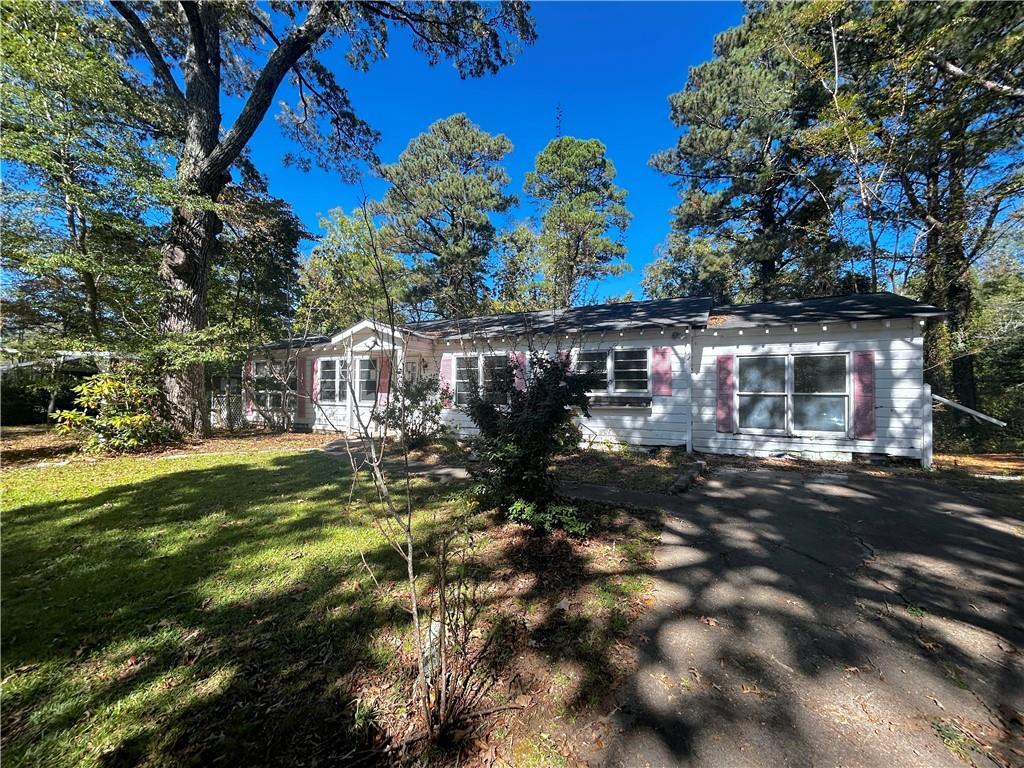 317 Lakeview Dr., Bremen, GA 30110