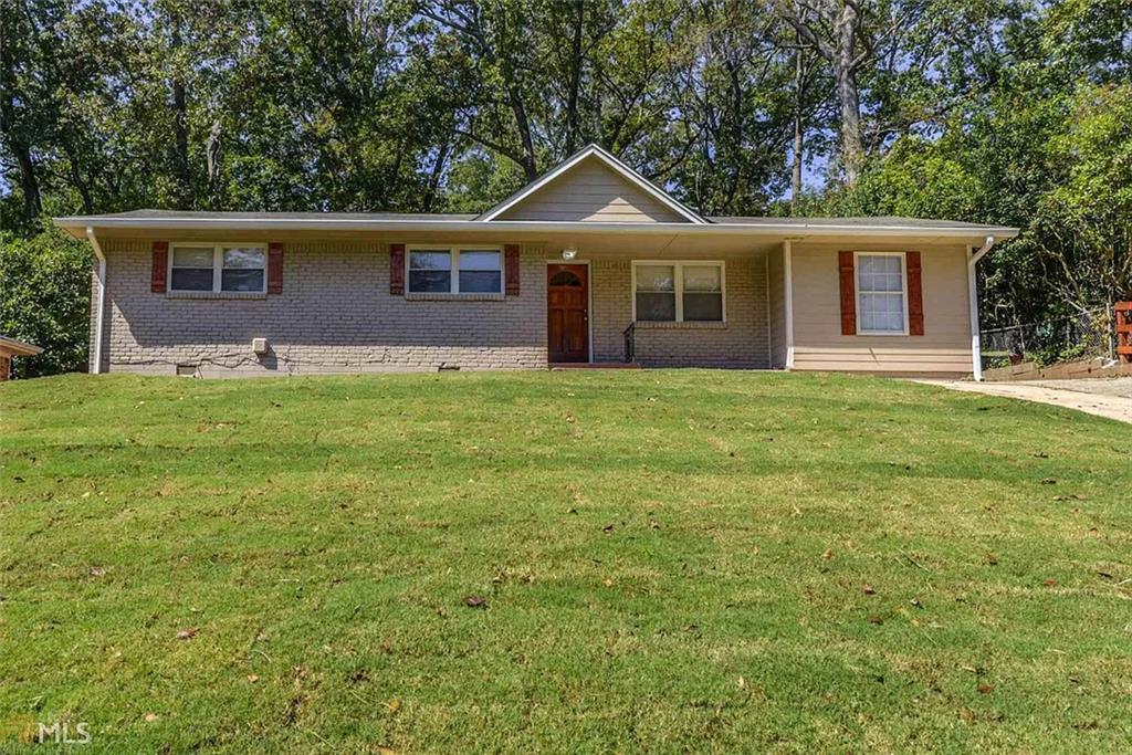 1749 Meadowglades Dr., Decatur, GA 30035