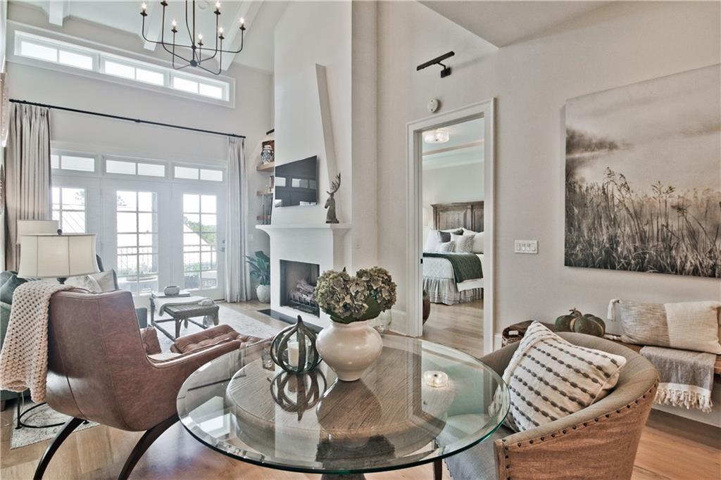 220 Creek View Ln., Roswell, GA 30075