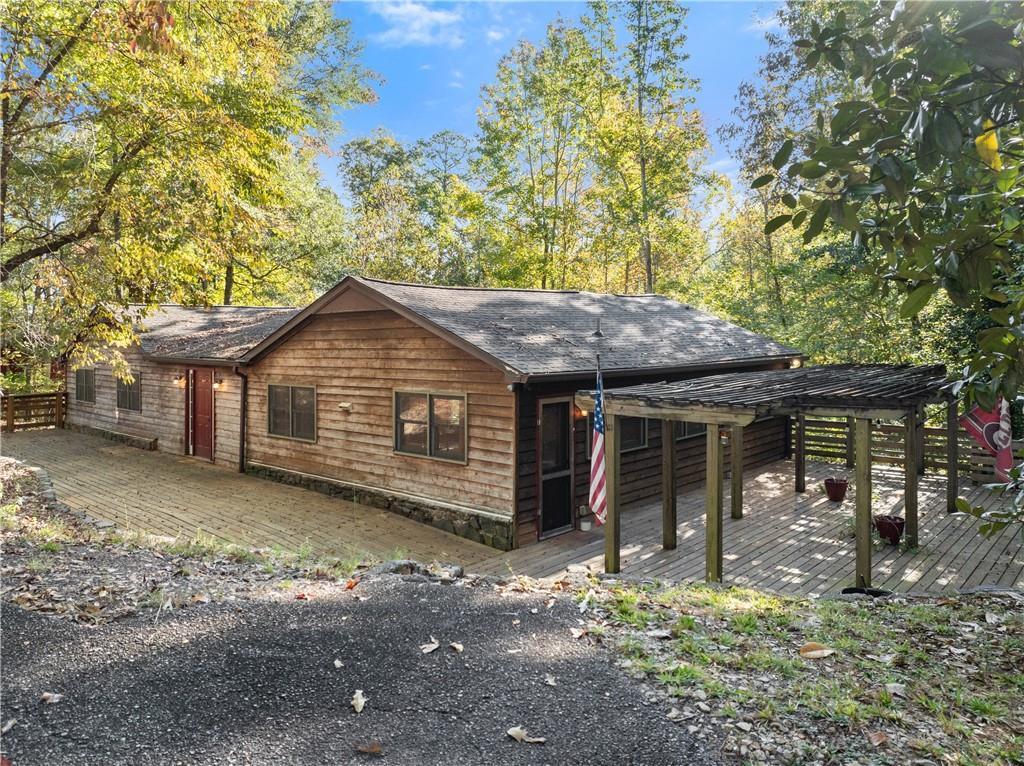 773 Shorewood Cir., Toccoa, GA 30577