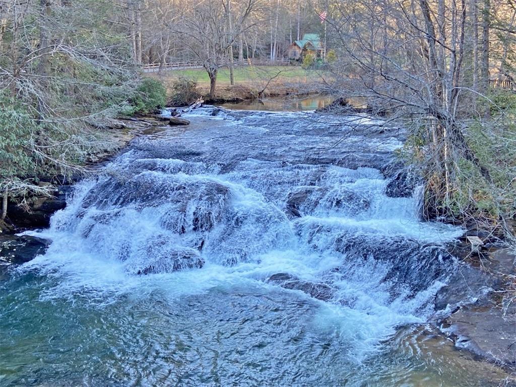 169 Dunns Rd., Dahlonega, GA 30533