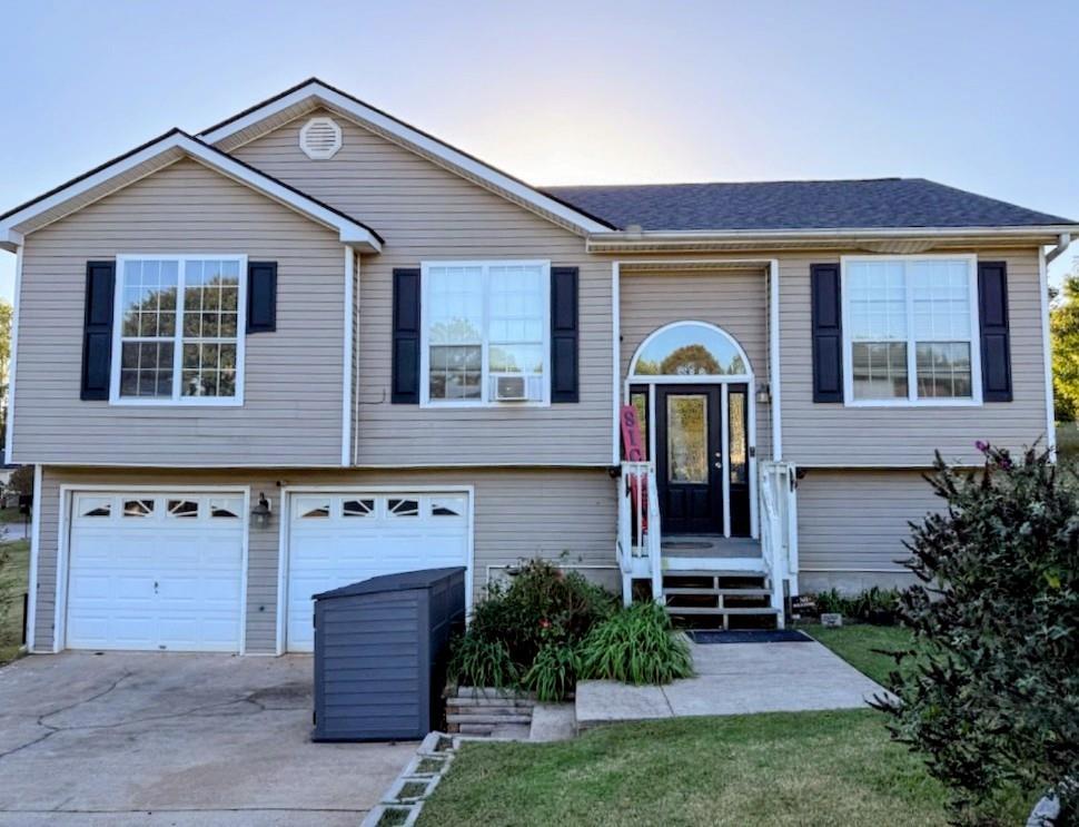 6035 Daffodil Dr., Flowery Branch, GA 30542