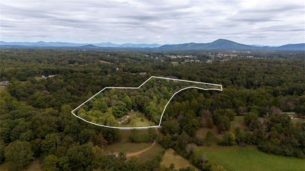 5352 Wild Smith Rd., Gainesville, GA 30506