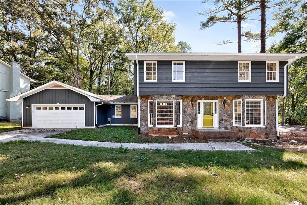 1690 Briarbend Ct., Stone Mountain, GA 30088
