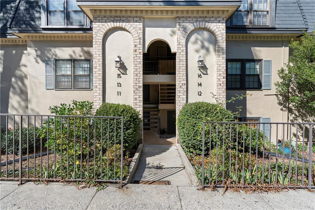 13 Chaumont Sq., Atlanta, GA 30327