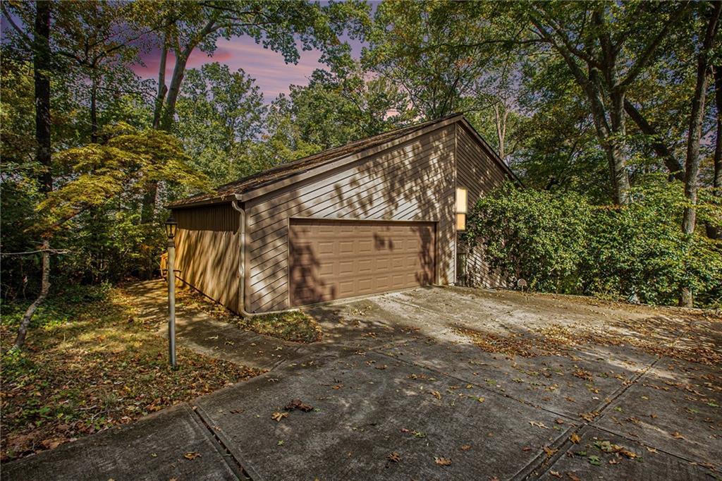 175 Spring Dr., Roswell, GA 30075