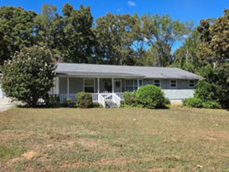 404 Rocky Creek Rd., Hampton, GA 30228